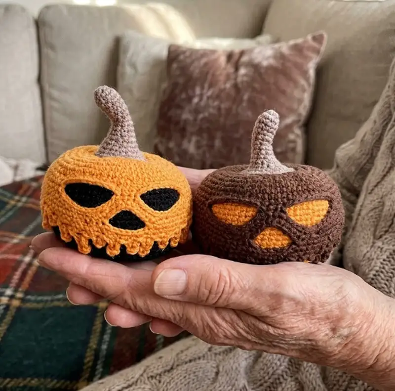 Quality crochet pattern: Pumpkin for Halloween Amigurumi Pattern - Intermediate level guide with complete instructions