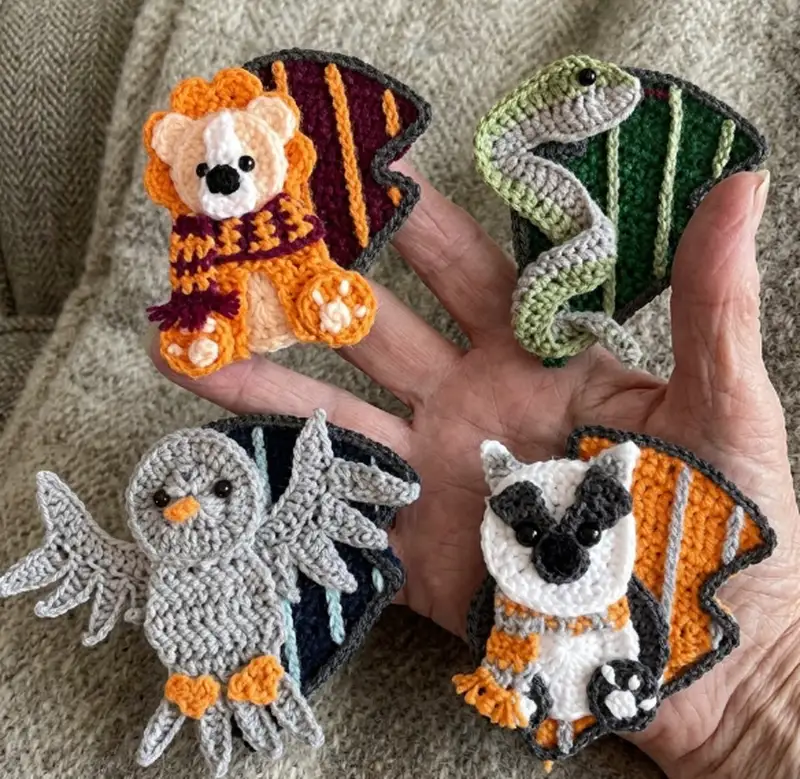 Complimentary Intermediate crochet pattern: Houses of Wizardry Pattern - Simple to follow guide