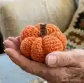 Small Pumpkin Amigurumi Pattern step 1 - construction progress