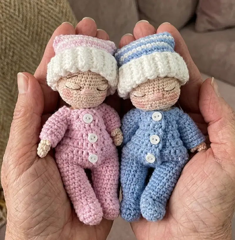 Complimentary Intermediate crochet pattern: Goodnight Set Amigurumi Pattern - Simple to follow guide