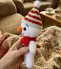 Snowman Amigurumi Pattern step 3 - details and accessories