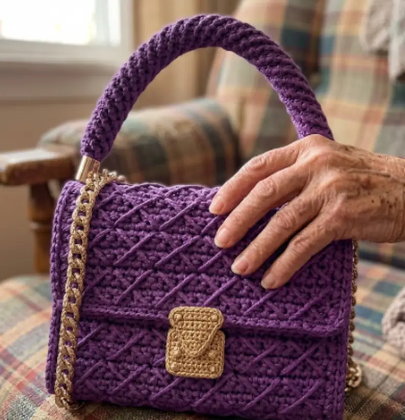 Complimentary Intermediate crochet pattern: Canvas Handbag Pattern - Simple to follow guide