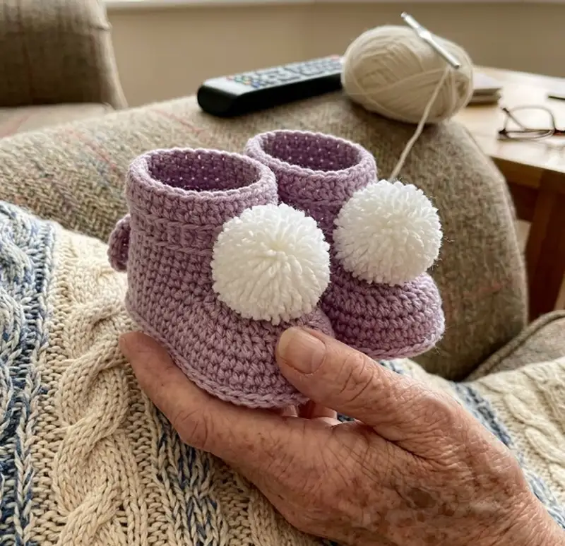 Complimentary Intermediate crochet pattern: Plush Booties with Pompoms Pattern - Simple to follow guide