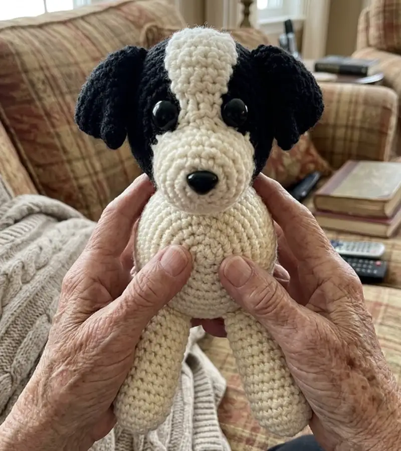 Complimentary Beginner Friendly crochet pattern: Tip The Border Collie Amigurumi Pattern - Simple to follow guide
