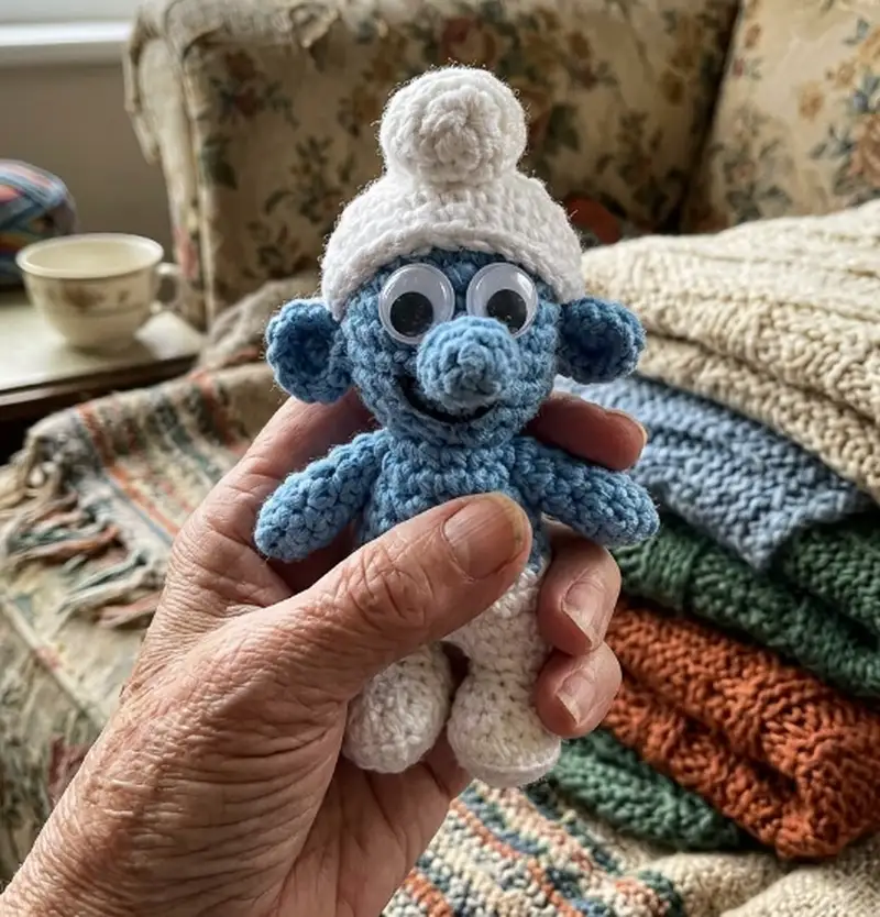 Quality crochet pattern: Smurf Amigurumi Pattern - Intermediate level guide with complete instructions