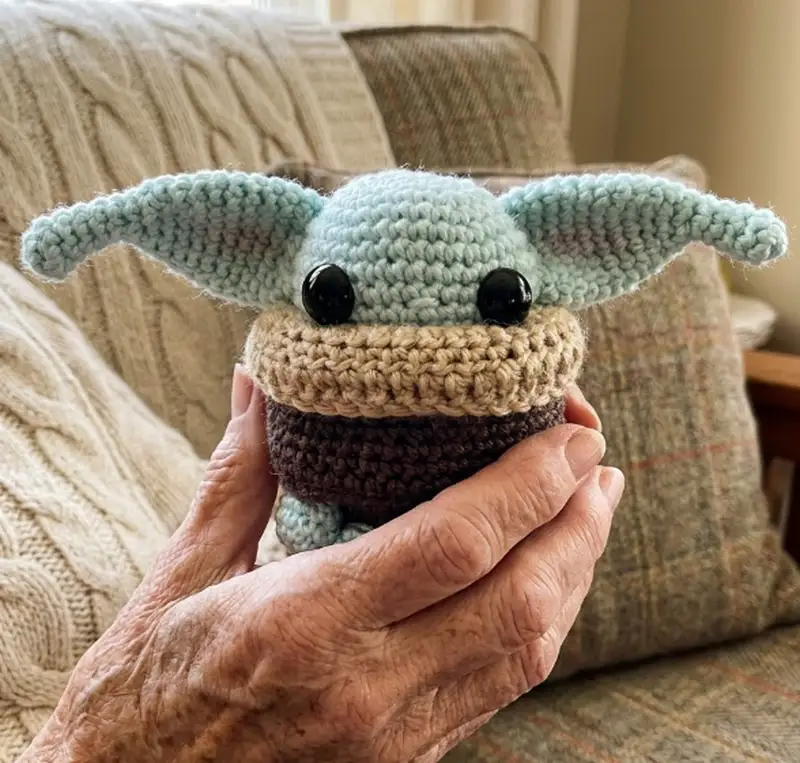 Complimentary Intermediate crochet pattern: Baby Alien Amigurumi Pattern - Simple to follow guide