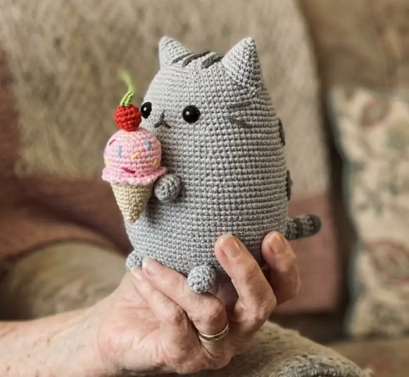 Quality crochet pattern: Pusheen Cat with Ice Cream Amigurumi Pattern - Intermediate level guide with complete instructions