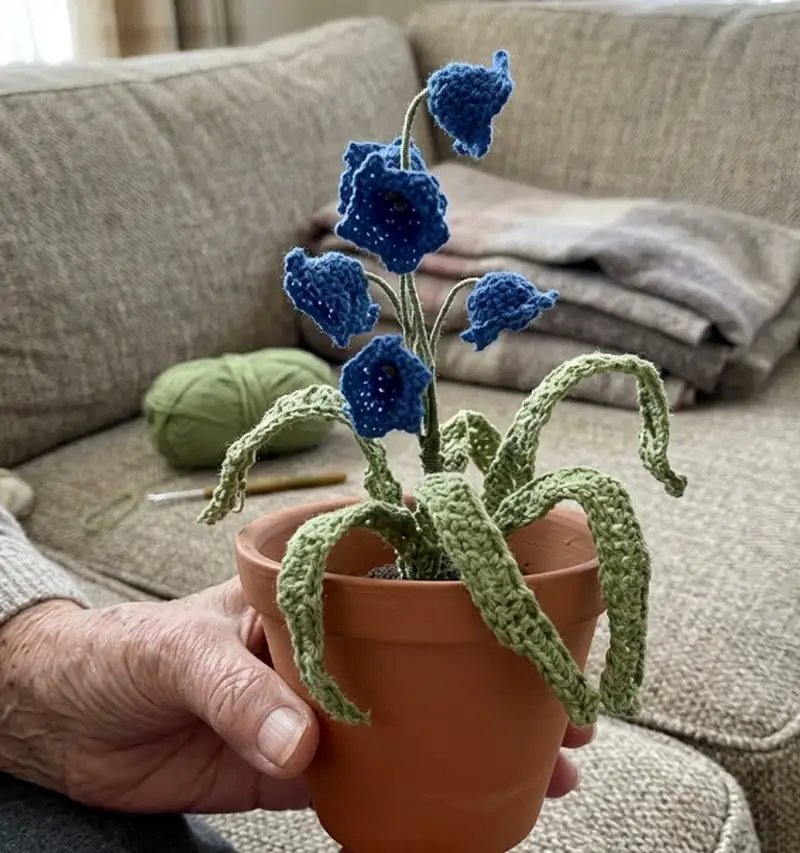 Complimentary Beginner Friendly crochet pattern: Crochet Bluebell Pattern - Simple to follow guide