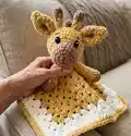 Giraffe Lovey Blanket Amigurumi Pattern step 1 - construction progress