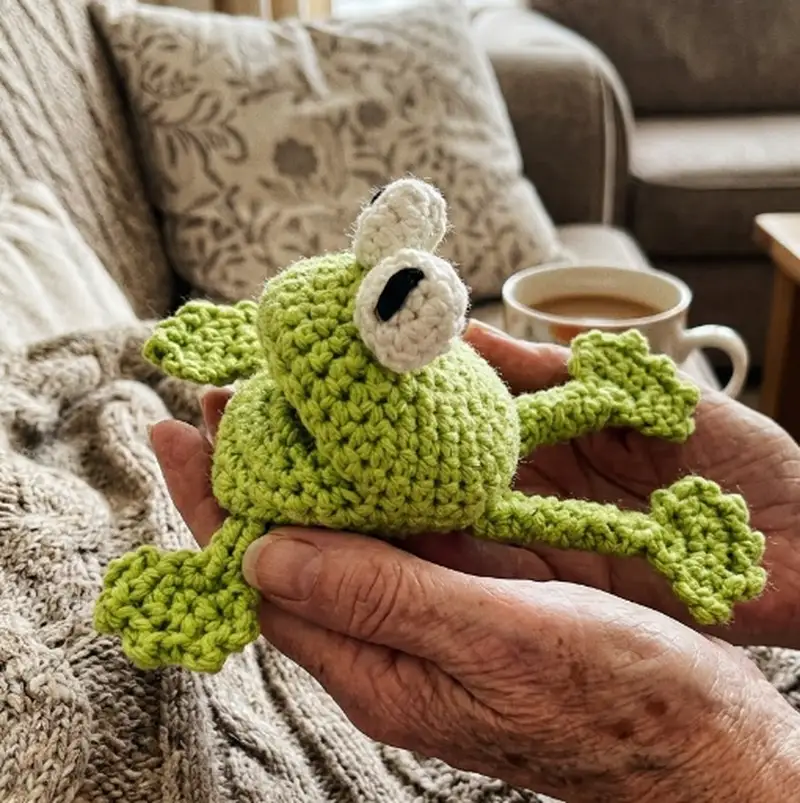 Complimentary Intermediate crochet pattern: Crochet Frog Amigurumi Pattern - Simple to follow guide