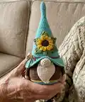 Crochet Gnome Amigurumi Pattern step 1 - construction progress