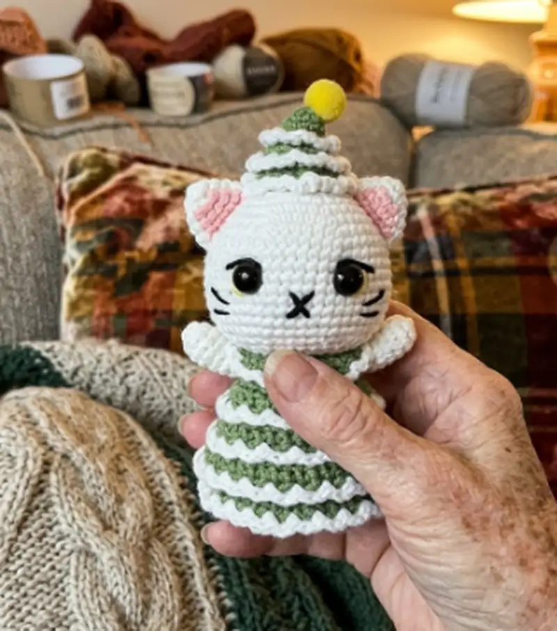 Complimentary Intermediate crochet pattern: Christmas Tree Cat Amigurumi Pattern - Simple to follow guide