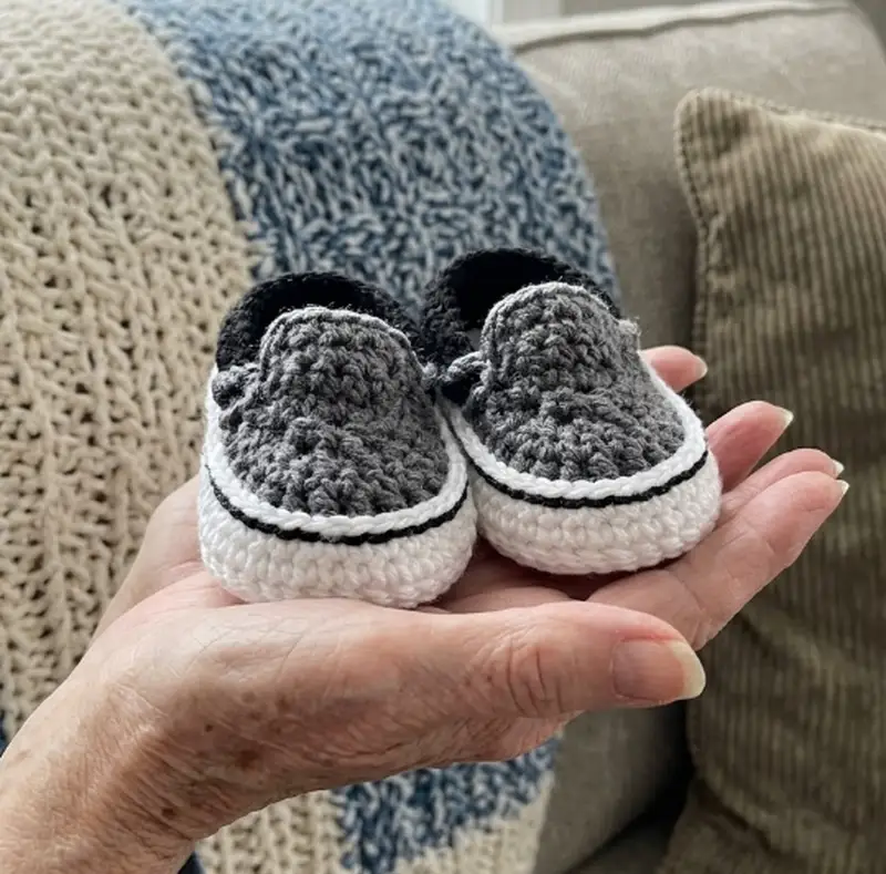 Complimentary Intermediate crochet pattern: Modern sneakers Pattern - Simple to follow guide