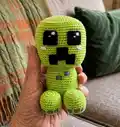 Creeper Amigurumi Pattern step 4 - final assembly and finishing