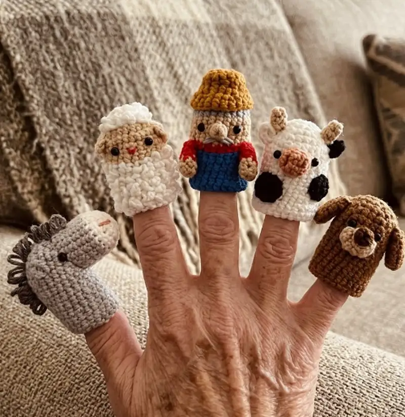 Quality crochet pattern: Farm Finger Puppet Amigurumi Pattern - Intermediate level guide with complete instructions