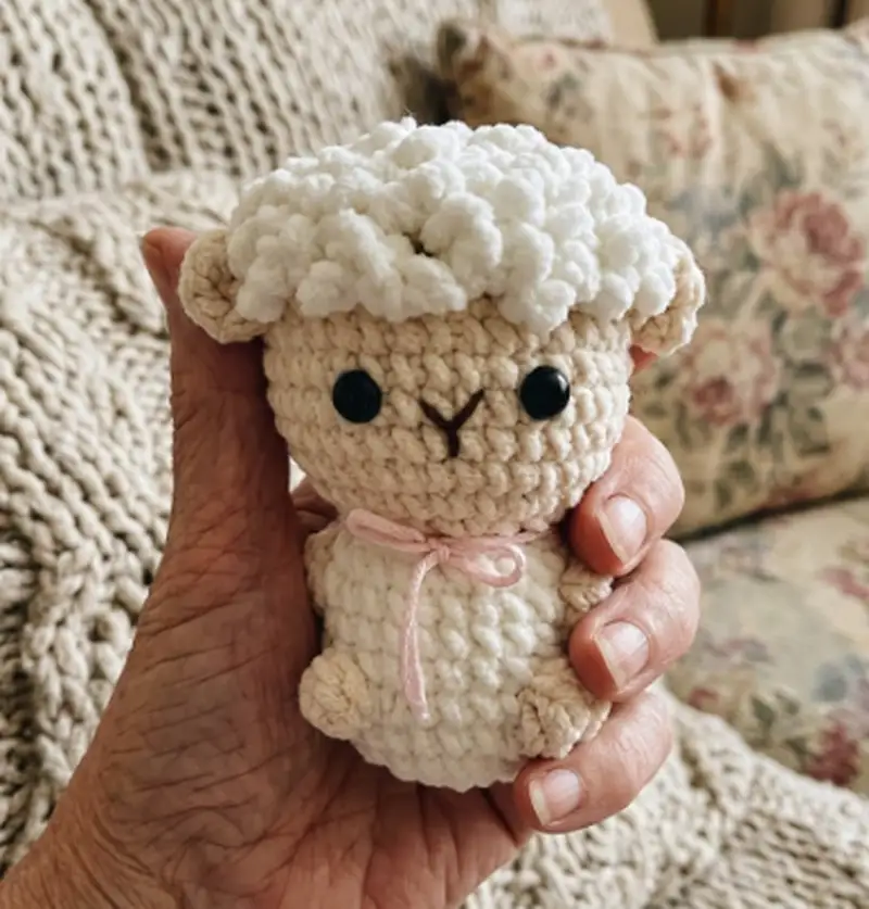 Complimentary Intermediate crochet pattern: Farm Animal No Sew Amigurumi Pattern - Simple to follow guide