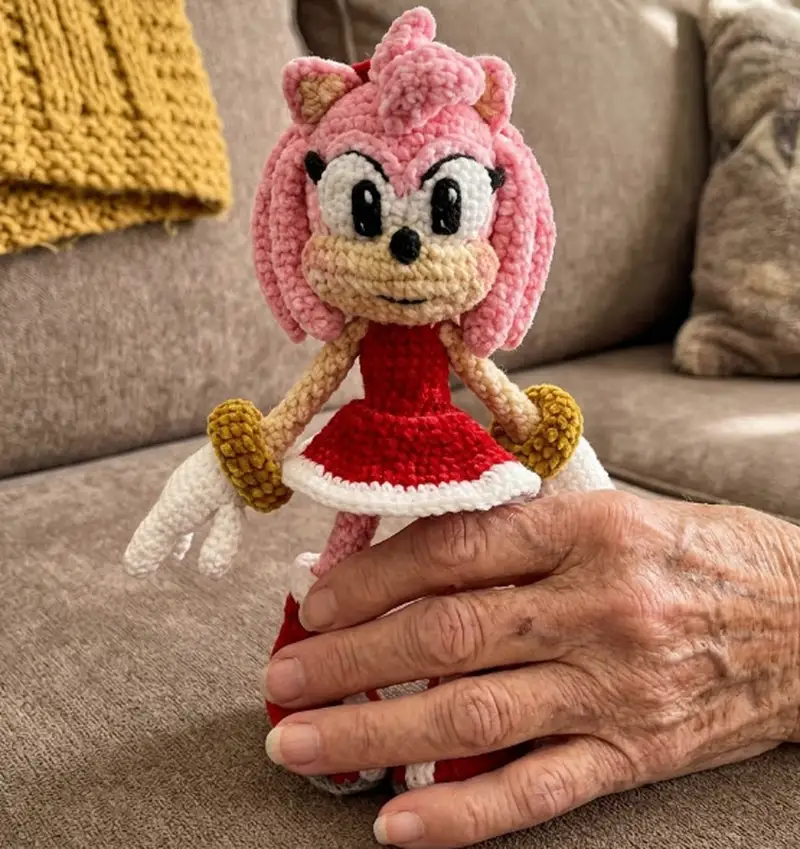 Complimentary Intermediate crochet pattern: Pink Rascal Amigurumi Pattern - Simple to follow guide