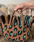 Leopard tote Amigurumi Pattern step 4 - final assembly and finishing