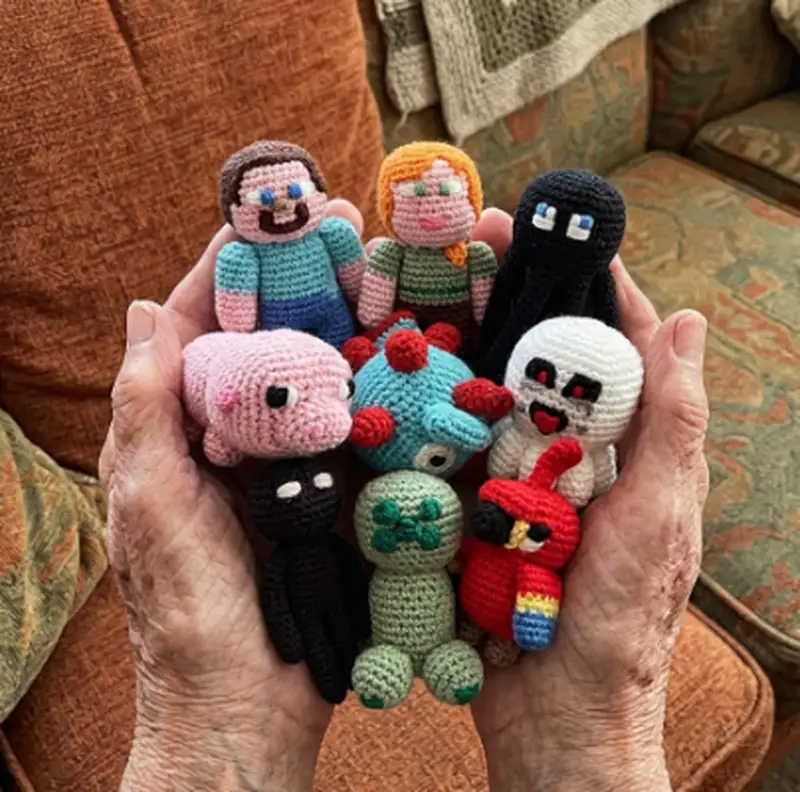Complimentary Intermediate crochet pattern: Minecraft Written Crochet Amigurumi Pattern - Simple to follow guide