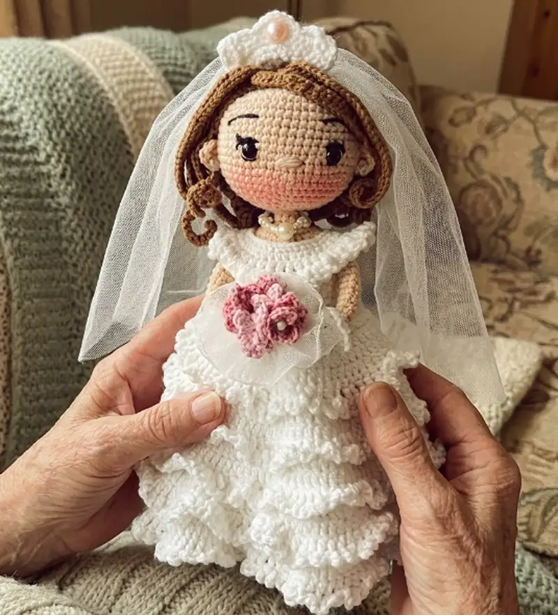 Quality crochet pattern: Farrah Doll Amigurumi Pattern - Intermediate level guide with complete instructions