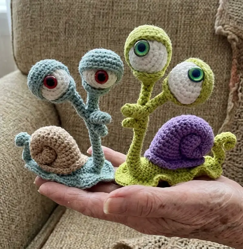 Quality crochet pattern: Snail Amigurumi Pattern - Intermediate level guide with complete instructions