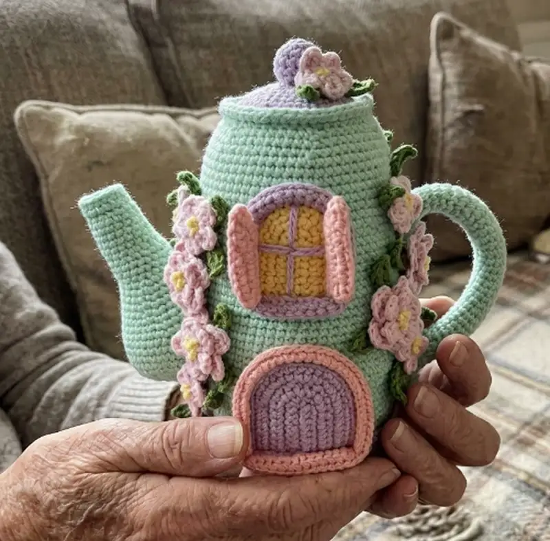 Quality crochet pattern: Spring Teapot House Amigurumi Pattern - Intermediate level guide with complete instructions
