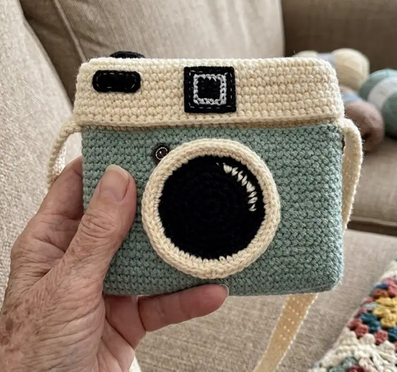 Complimentary Intermediate crochet pattern: The Camera Crochet Bag & Purse Pattern - Simple to follow guide