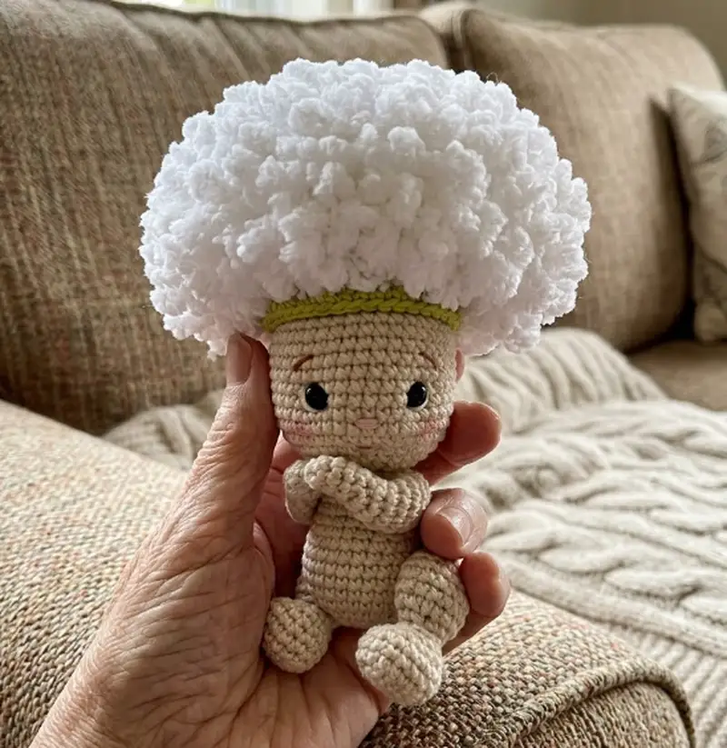 Complimentary Intermediate crochet pattern: Baby Dandelion Amigurumi Pattern - Simple to follow guide