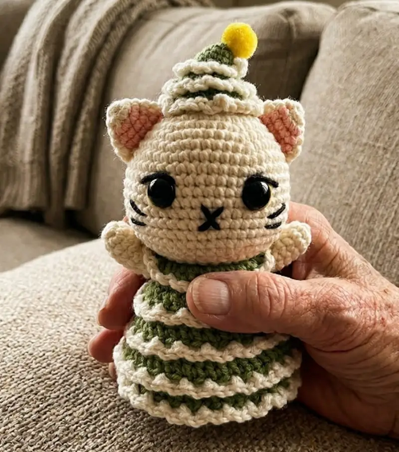 Complimentary Intermediate crochet pattern: Christmas Tree Cat Amigurumi Pattern - Simple to follow guide