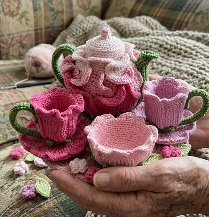 Quality crochet pattern: Floral tea set Amigurumi Pattern - Intermediate level guide with complete instructions