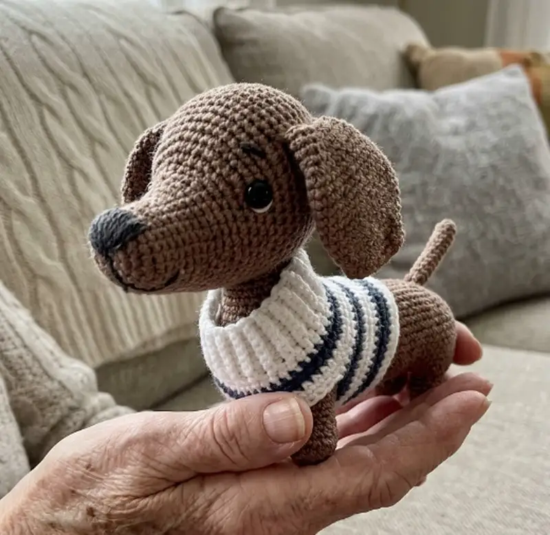 Complimentary Intermediate crochet pattern: Yumi the Dachshund Amigurumi Pattern - Simple to follow guide