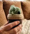 Baby Alien Amigurumi Pattern step 3 - details and accessories
