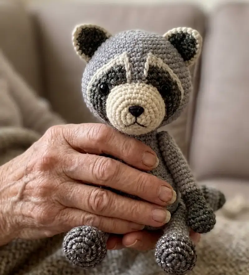 Complimentary Intermediate crochet pattern: Raccoon Amigurumi Pattern - Simple to follow guide
