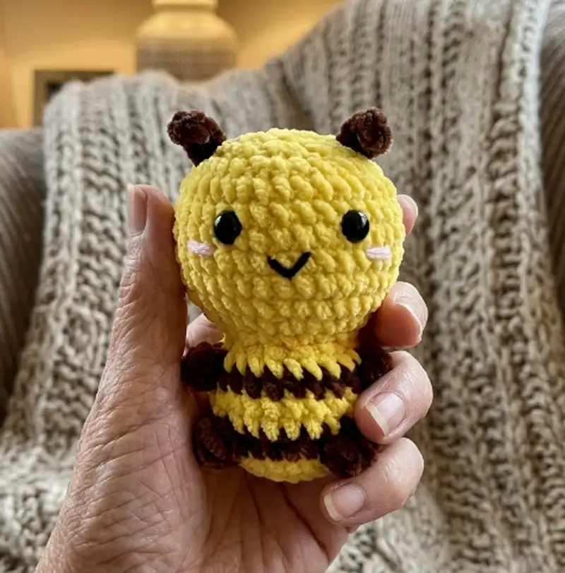 Complimentary Intermediate crochet pattern: Bee No Sew Amigurumi Pattern - Simple to follow guide