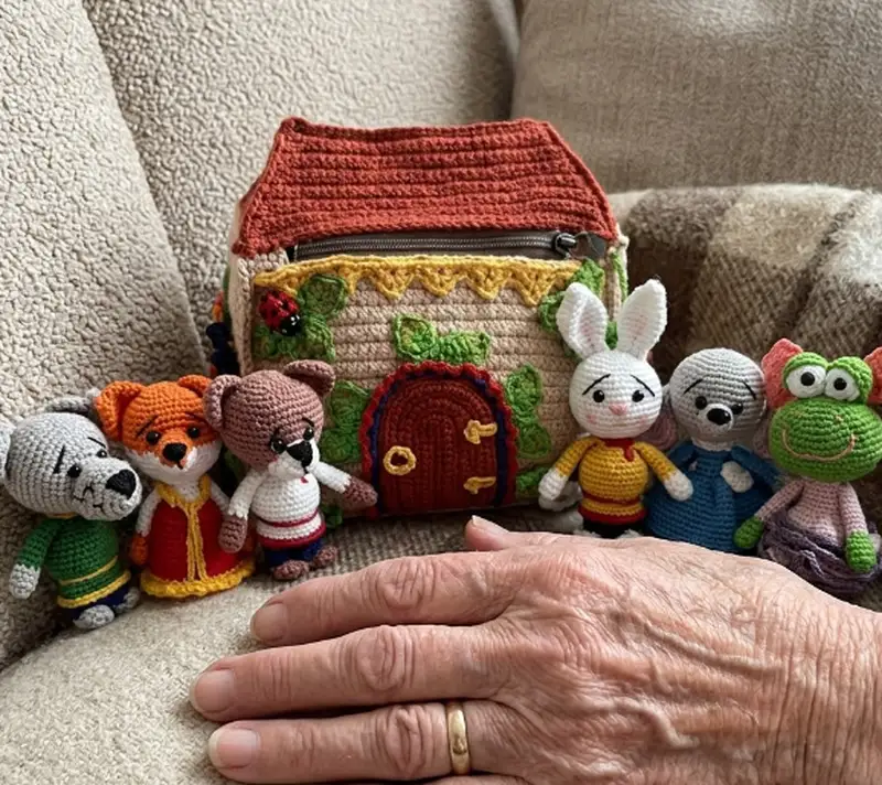 Complimentary Intermediate crochet pattern: Finger Puppets Set Teremok Amigurumi Pattern - Simple to follow guide