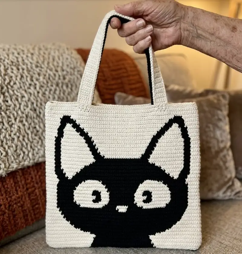 Quality crochet pattern: Black Cat Bag Pattern - Intermediate level guide with complete instructions