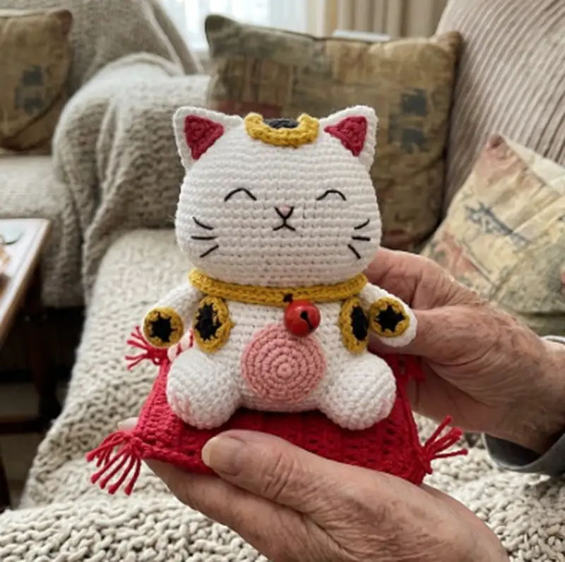 Quality crochet pattern: Lucky Cat Amigurumi Pattern - Intermediate level guide with complete instructions