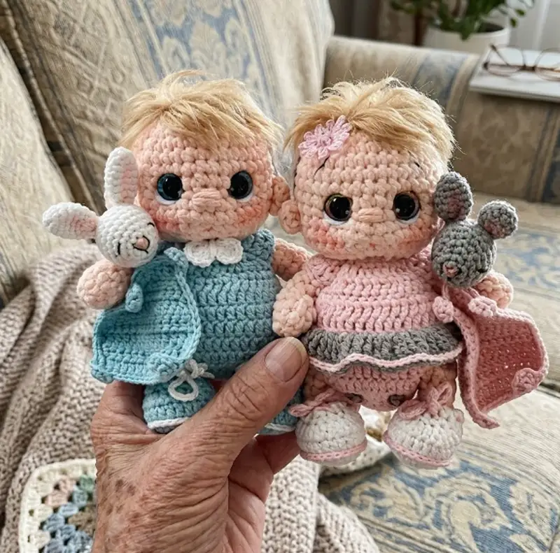 Complimentary Intermediate crochet pattern: Baby dolls Amigurumi Pattern - Simple to follow guide