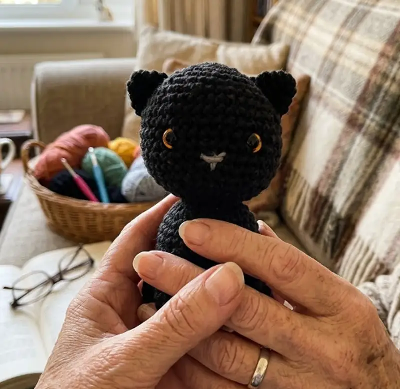 Complimentary Beginner Friendly crochet pattern: Gatito Amigurumi Pattern - Simple to follow guide