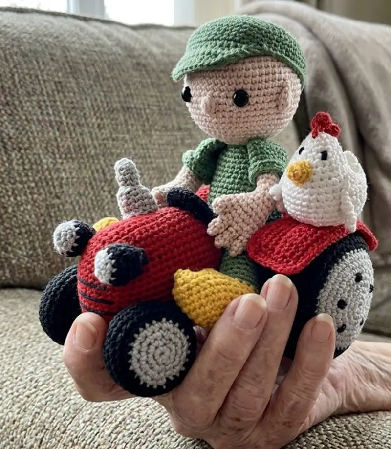 Quality crochet pattern: Farmer Teun and tractor Amigurumi Pattern - Intermediate level guide with complete instructions